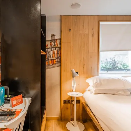 Отель Grassmarket 4*