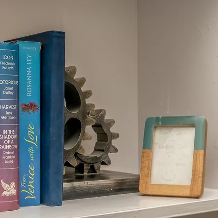 Cosy Flat In Historic Old Town - Pass The Keys Edimburgo