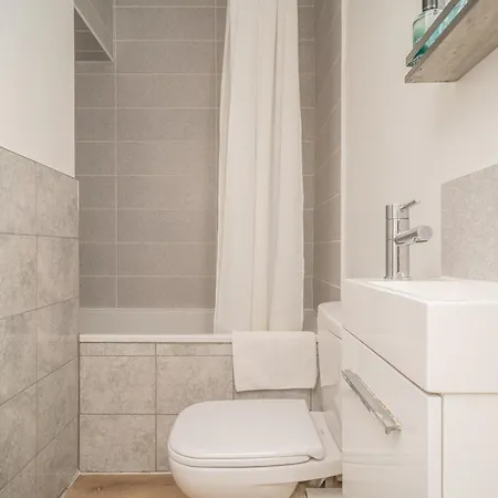 Cosy Flat In Historic Old Town - Pass The Keys
