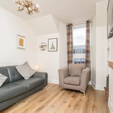 Cosy Flat In Historic Old Town - Pass The Keys *