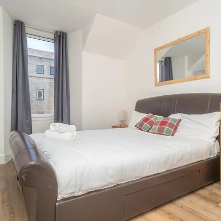 Cosy Flat In Historic Old Town - Pass The Keys Appartamento