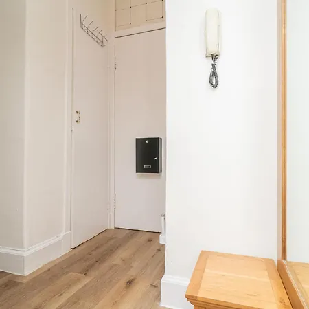 Cosy Flat In Historic Old Town - Pass The Keys Appartamento *