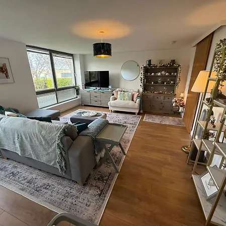Thistle & Tide Apartment