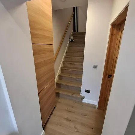 Kwatera prywatna Cosy Guest In A Family With Private Bathroom And Free Parking Edynburg