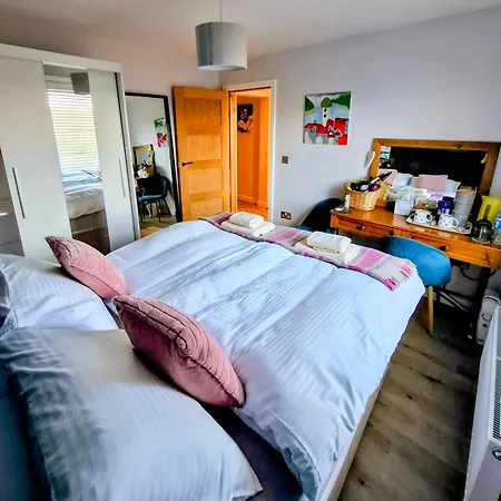 Cosy Guest In A Family With Private Bathroom And Free Parking Kwatera prywatna Edynburg