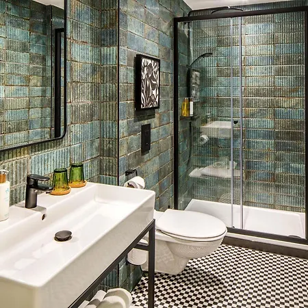 Ibis Styles St Andrew Square Hotel 3*