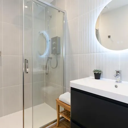 Cozy With Character Logie Main Door Flat דירה