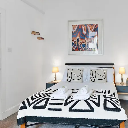 Cozy With Character Logie Main Door Flat * Edinburgh