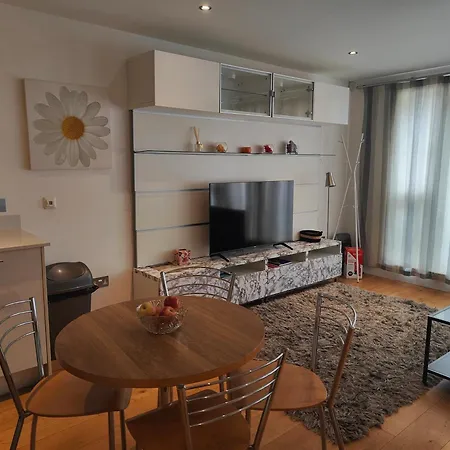 Modern, Centre 1 Bed, Ground Floor * אדינבורו