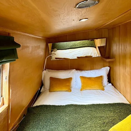 Botel - Houseboats