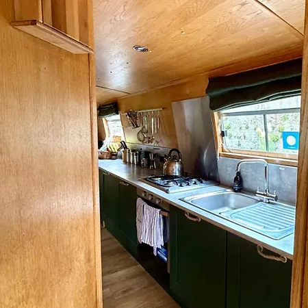 - Houseboats Edinburgh