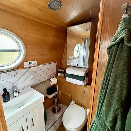 Botel - Houseboats 4*