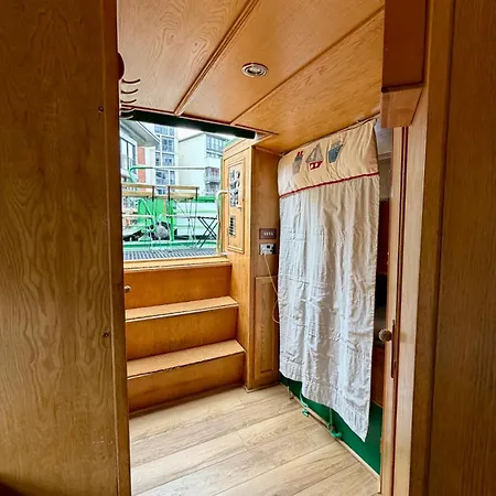 Botel - Houseboats