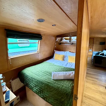 Botel - Houseboats