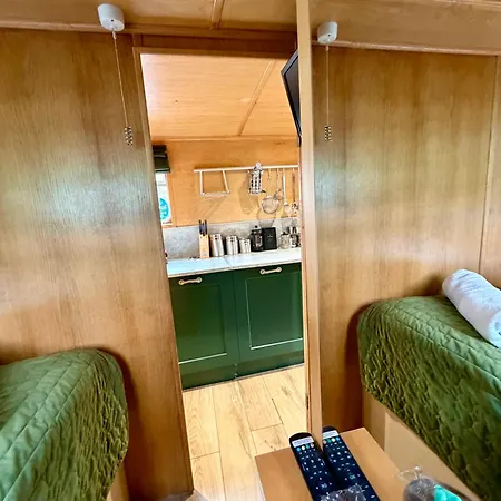 - Houseboats Edinburgh