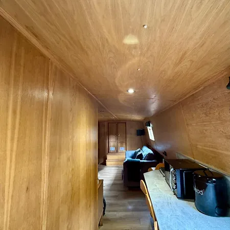 - Houseboats Edinburgh
