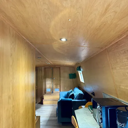 - Houseboats 4* Edinburgh