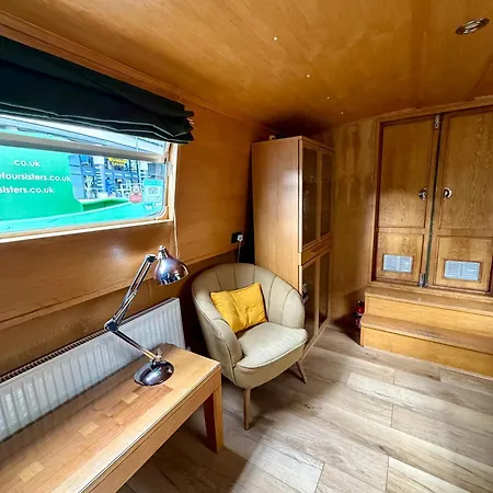 - Houseboats Edinburgh