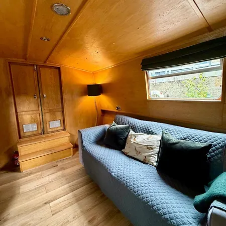 - Houseboats Edinburgh