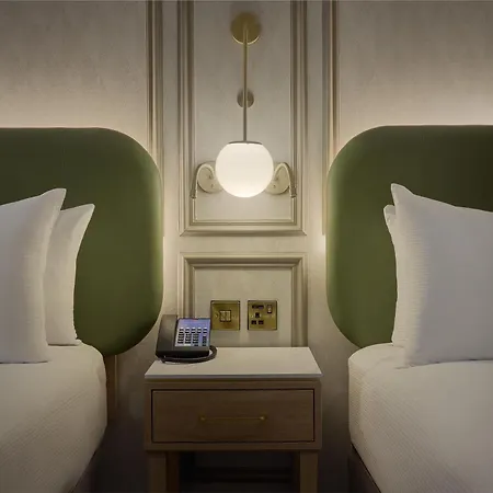 Hotel Hilton Carlton 4*