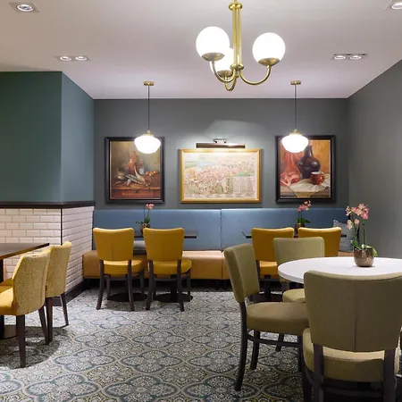 Hotel Hilton Carlton 4*