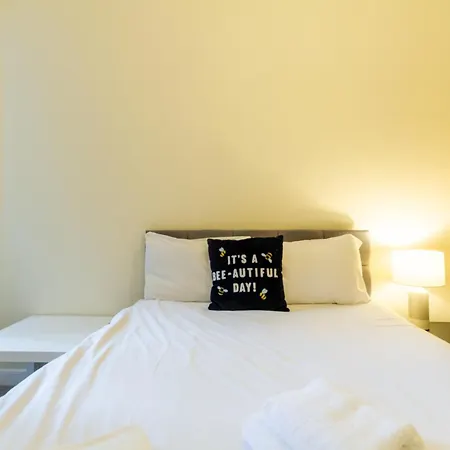 Homely 3 Bedroom In The Heart Of