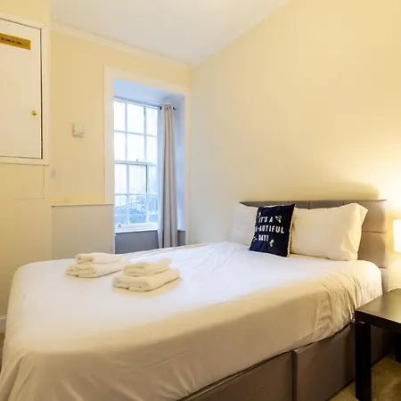 Homely 3 Bedroom In The Heart Of Apartamento *