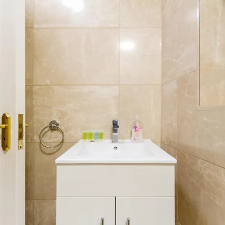 Homely 3 Bedroom In The Heart Of Edimburgo