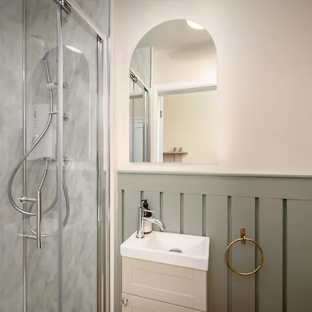 Gilmore Townhouse 3*