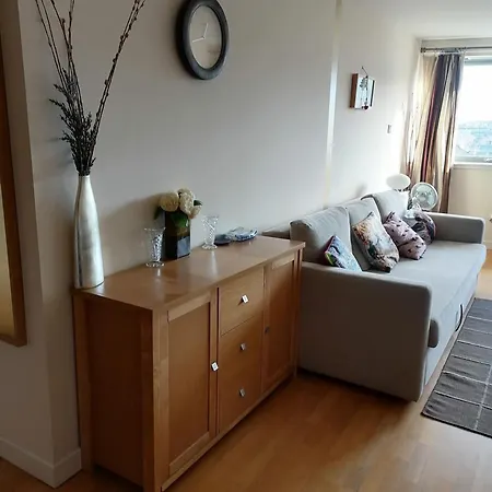 Feng Shui Flat For 4 Edinburgh