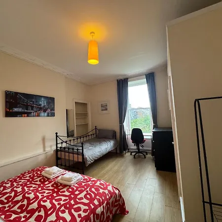 Edinburgh Pleasance Apartment 4 Bedrooms 7 Beds Apartament *