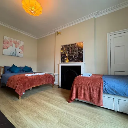 Edinburgh Pleasance Apartment 4 Bedrooms 7 Beds Edynburg