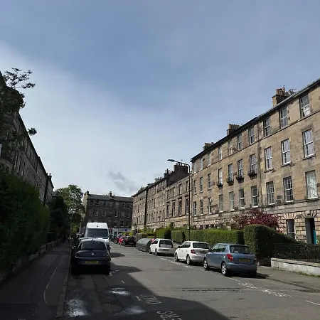 Edinburgh Pleasance Apartment 4 Bedrooms 7 Beds Apartament