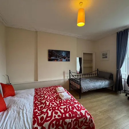 Edinburgh Pleasance Apartment 4 Bedrooms 7 Beds Apartament *