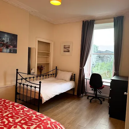 Edinburgh Pleasance Apartment 4 Bedrooms 7 Beds Apartament Edynburg