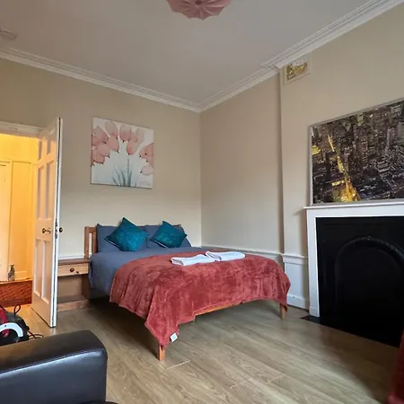 Edinburgh Pleasance Apartment 4 Bedrooms 7 Beds Apartament Edynburg