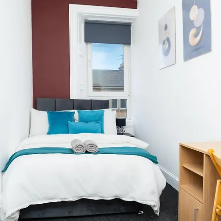 Appartamento Centre, 3br Home, Next To Tram Stop, Sleeps7