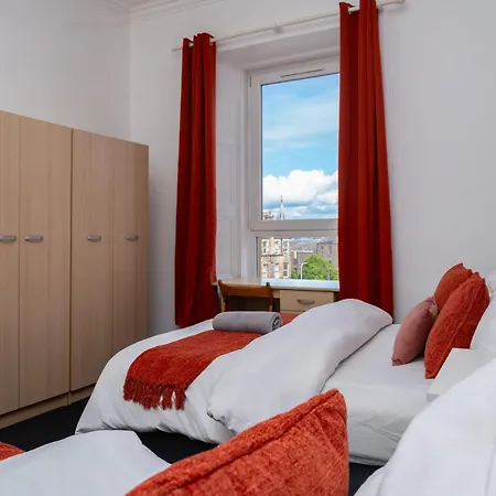 Appartamento Centre, 3br Home, Next To Tram Stop, Sleeps7 *