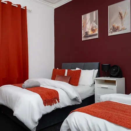 Centre, 3br Home, Next To Tram Stop, Sleeps7 Edimburgo