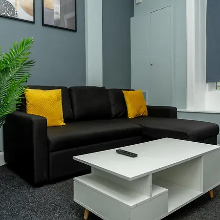 Centre, 3br Home, Next To Tram Stop, Sleeps7 Appartamento *
