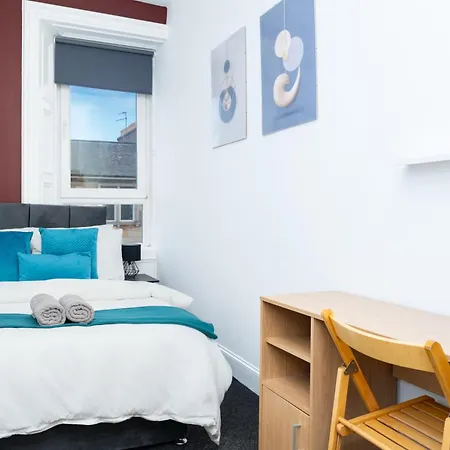 Centre, 3br Home, Next To Tram Stop, Sleeps7 Appartamento