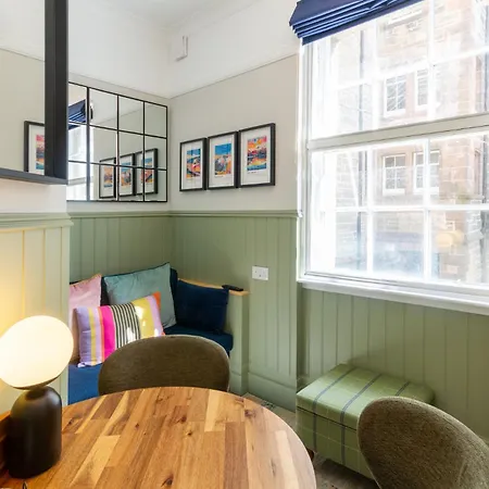 Chic 1bd Flat - Wviews Of Castle!