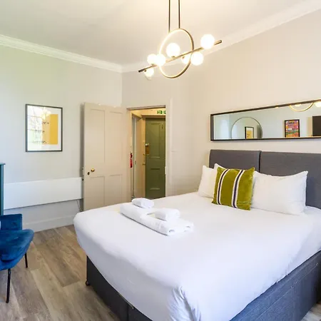 Chic 1bd Flat - Wviews Of Castle! Apartamento *
