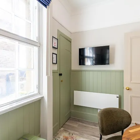 Chic 1bd Flat - Wviews Of Castle! Apartment