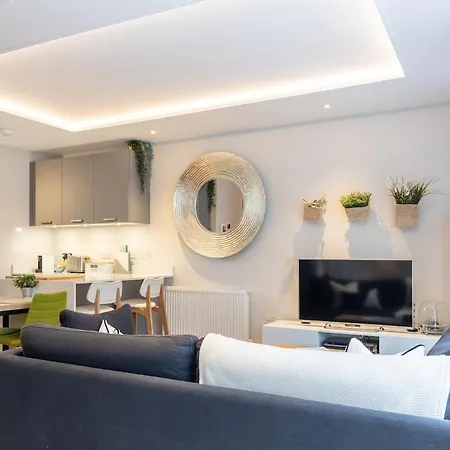 Heavenly Pad Retreat 300m To With Fast Links To Centre Apartamento