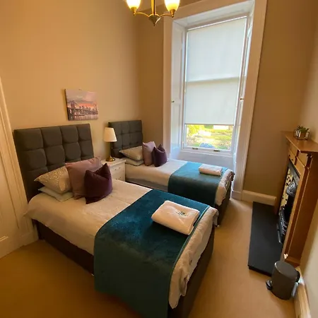 Beautiful & Bright 2 Bed Flat Murrayfield * Edinburgh