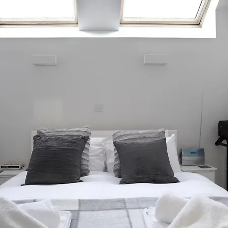 아파트 Quiet Ground Floor Mews Flat And Parking *