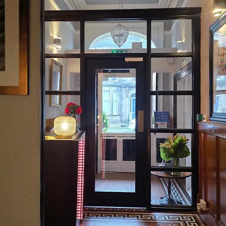 Hotel No32