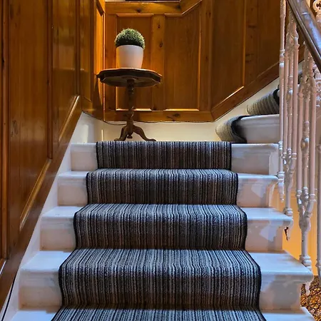 Hotel No32 3*