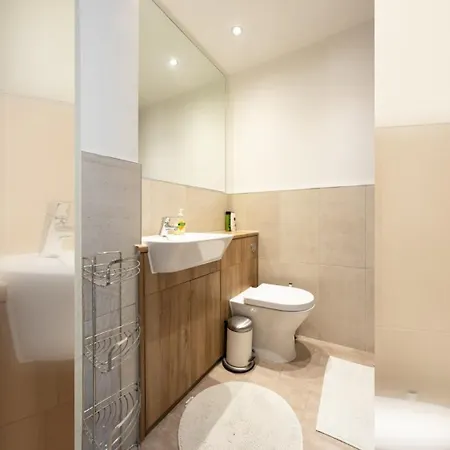 Comfy 2 Bedroom Near Centre Holiday home